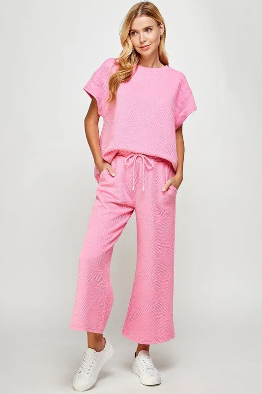 Bubble Gum Textured Cropped Wide Pants