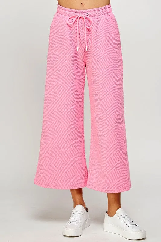 Bubble Gum Textured Cropped Wide Pants